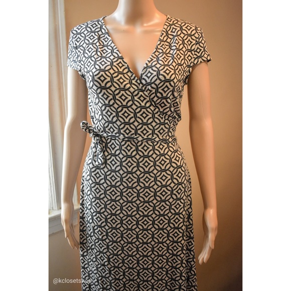 Short Sleeve Patterned Wrap Dress - M - Picture 5 of 10